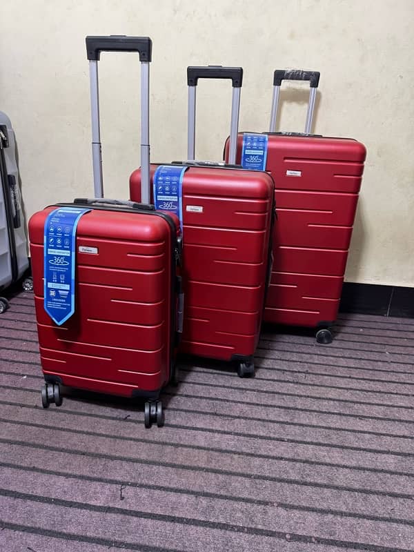 Luggage bags/ travel suitcases/ trolley bags/ travel trolley/ attachi 2