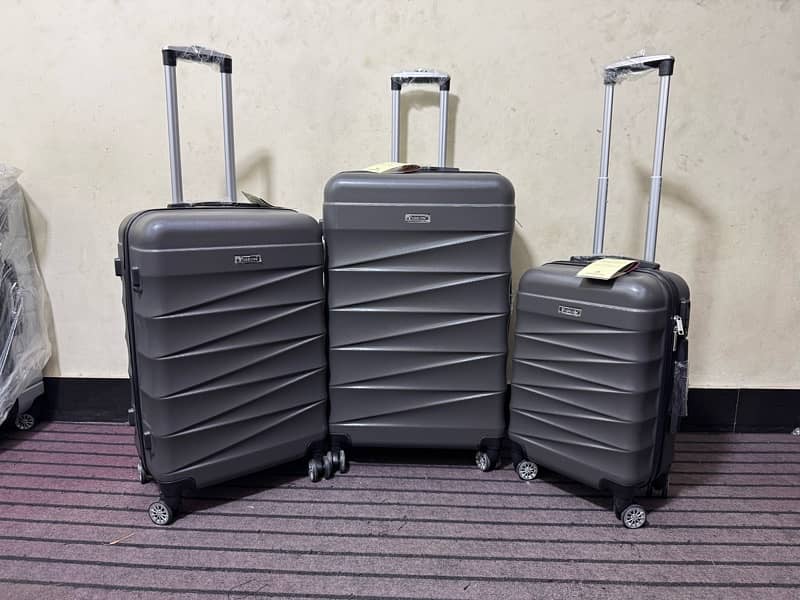 Luggage bags/ travel suitcases/ trolley bags/ travel trolley/ attachi 9