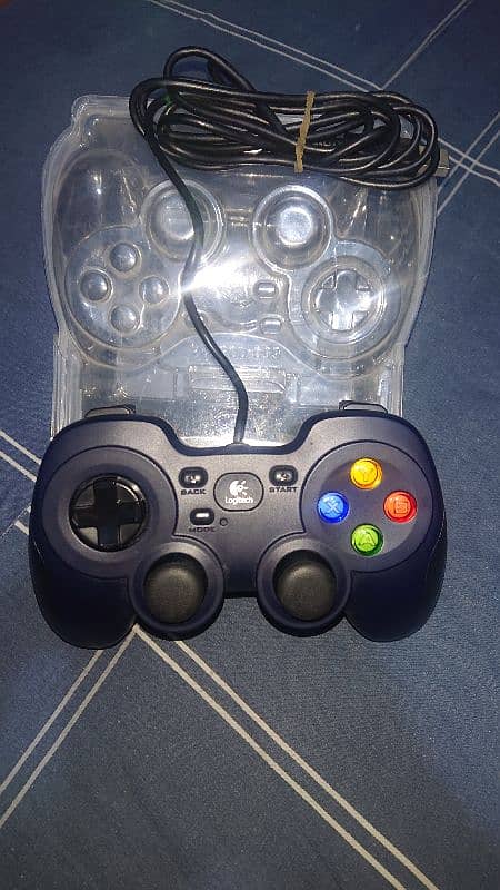 logitech gamepad. The box will be opened. 2