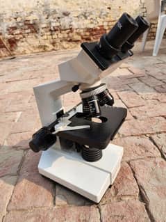 Biological Microscope