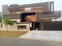 1 Kanal Lavish Upper Portion On Top Location For Rent in DHA Phase 7 Lahore