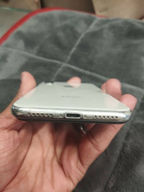 iPhone x 64 PTA  ha 4