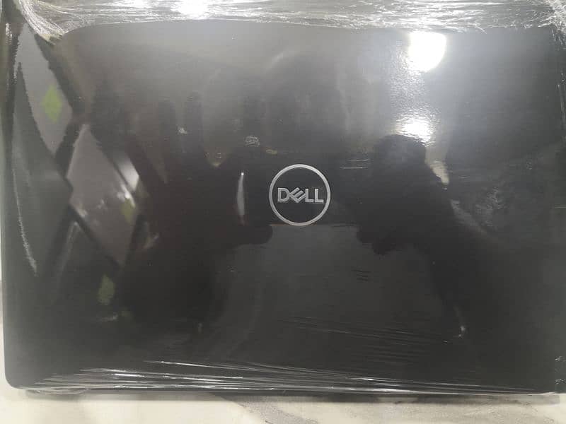 Dell i5 8th gen 8gb 256 ssd touch 1080 Led 2