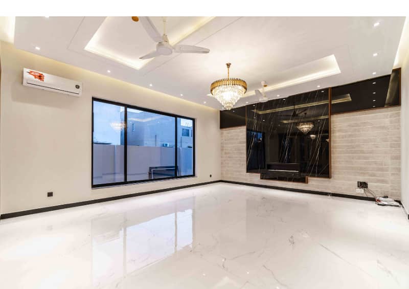 "At Prime Location Of DHA Modern Luxury 10 Marla House For Sale " 15