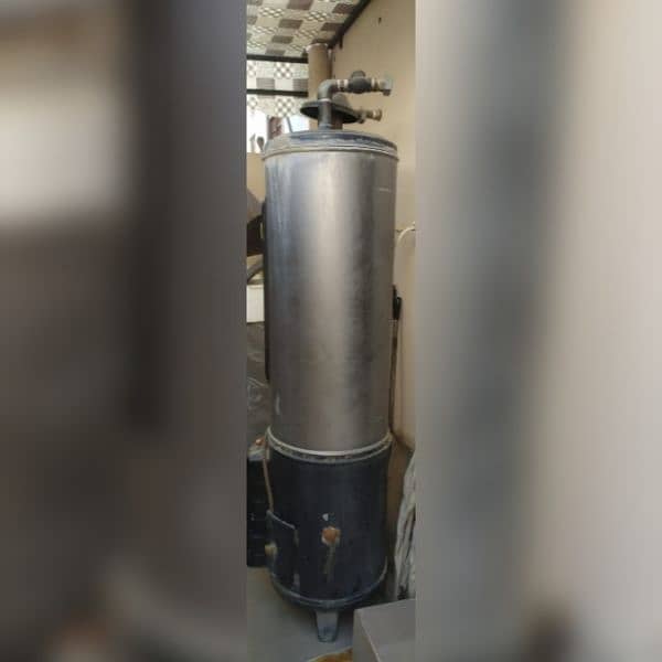 gas gyser of 35 gallon is for sale 2