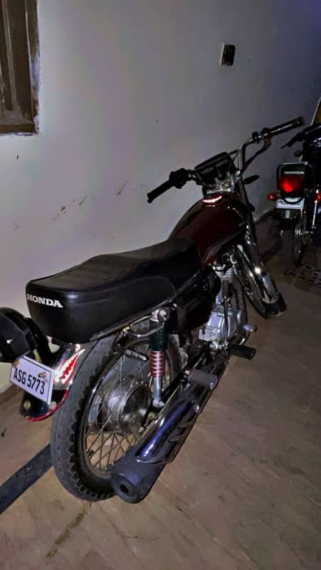 Honda 125 Special Edition 1