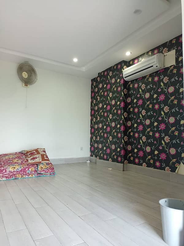 2 Bed Apartment For Sale In Sector E Bahria Town Lahore 9