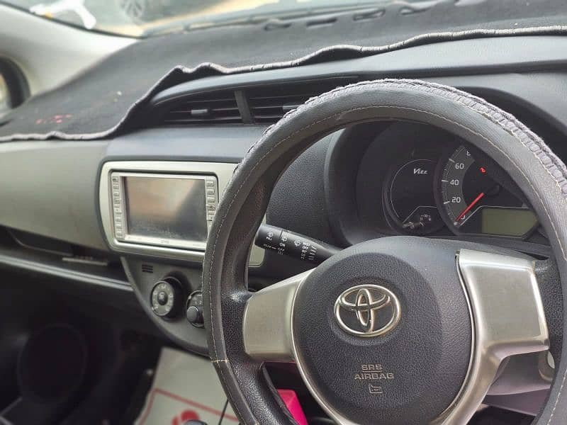 Toyota Vitz 2015 9