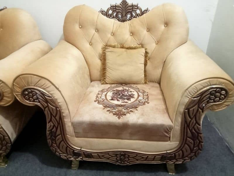 New Crown Sofa set 6 Seater 3,2,1  urgent sale krna hi 3