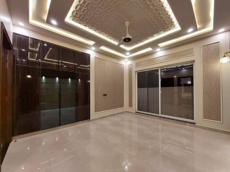 In Bahria Town - Sector E Of Lahore, A 480 Square Feet Flat Is Available 1