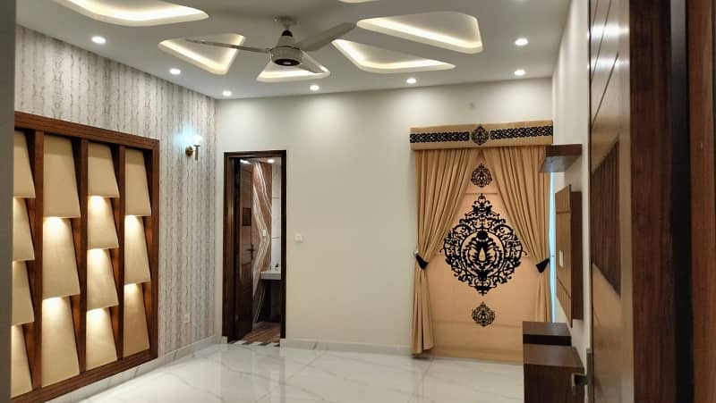 A 412 Square Feet Flat In Lahore Is On The Market For rent 0