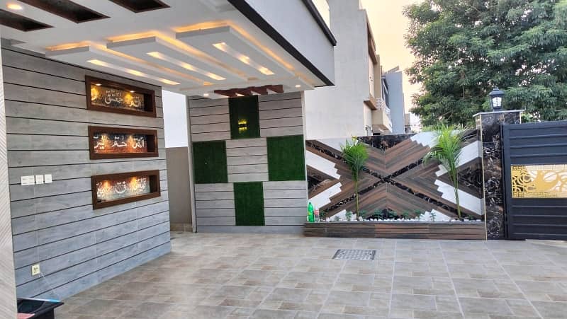 A 412 Square Feet Flat In Lahore Is On The Market For rent 7