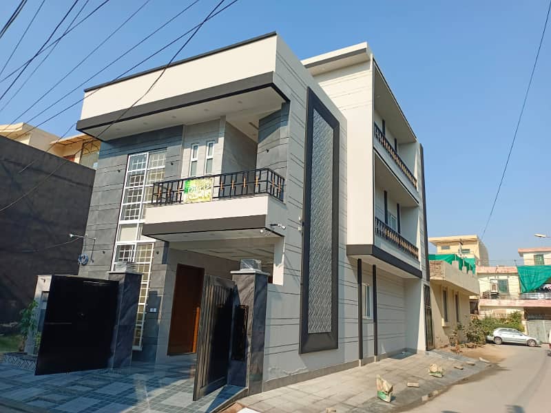 5 Marla Corner Brand New Beautiful or Spanish House Near Emporium Mall Solid Construction A+++ Gated Area Near Park Market And Mosque Near to Main Bouleward 1