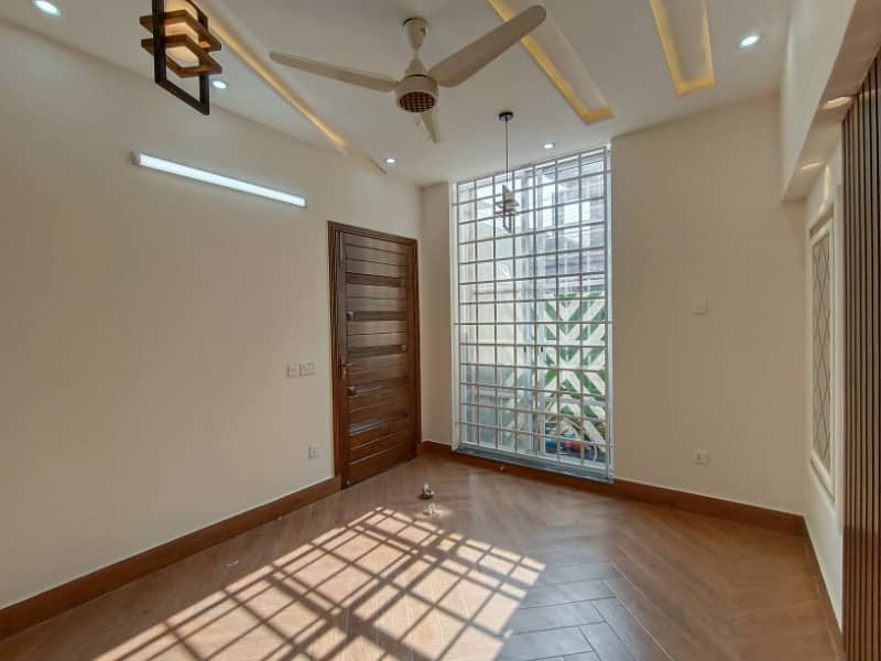 5 Marla Corner Brand New Beautiful or Spanish House Near Emporium Mall Solid Construction A+++ Gated Area Near Park Market And Mosque Near to Main Bouleward 14