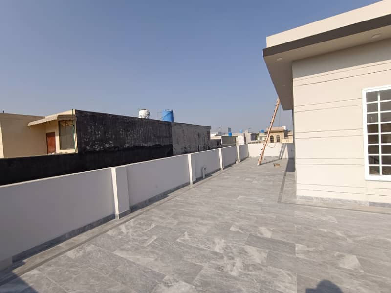 5 Marla Corner Brand New Beautiful or Spanish House Near Emporium Mall Solid Construction A+++ Gated Area Near Park Market And Mosque Near to Main Bouleward 34