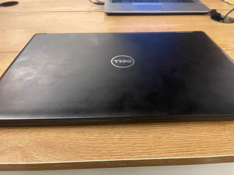 Dell Laptop Core i5 6th Genration Touch Screen 5