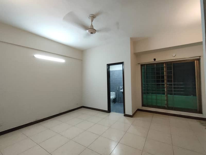 STUNNING View 10 MARLA 3 BED FLAT ON 6th Floor Is Available For Sale In ASKARI-11 LAHORE 11