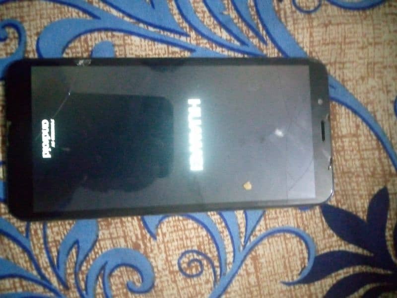 Huawei y7prime 4GB Ram 64 GB memory. 4