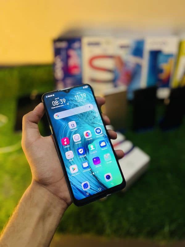 Vivo S1 8/256 GB with box charger 1