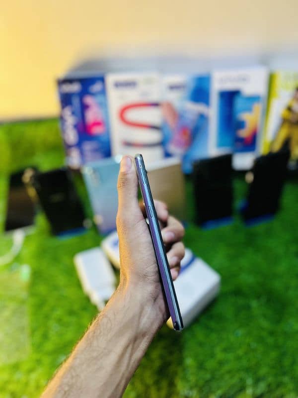 Vivo S1 8/256 GB with box charger 4