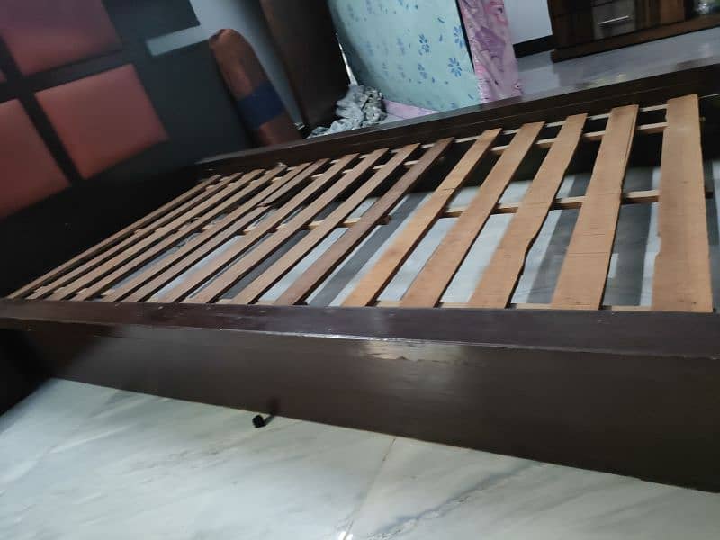 Habit style low height pure wood beautiful bed for sale 3