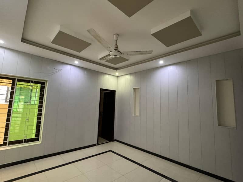 10 Marla Used House For Sale In Overseas A Bahria Town Lahore 14