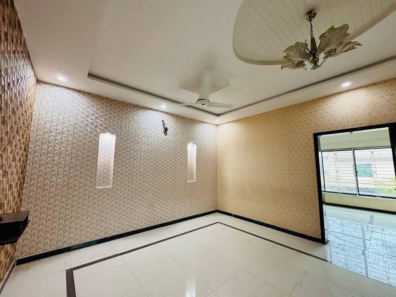 10 Marla Used House For Sale In Overseas A Bahria Town Lahore 27