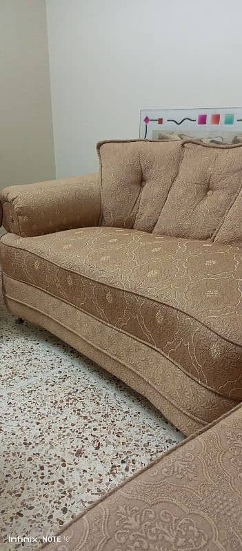 7 seater sofa set available 0