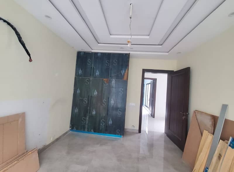 1 Kanal Upper Portion For Rent In DHA Phase 3,Block Z, Lahore. 8