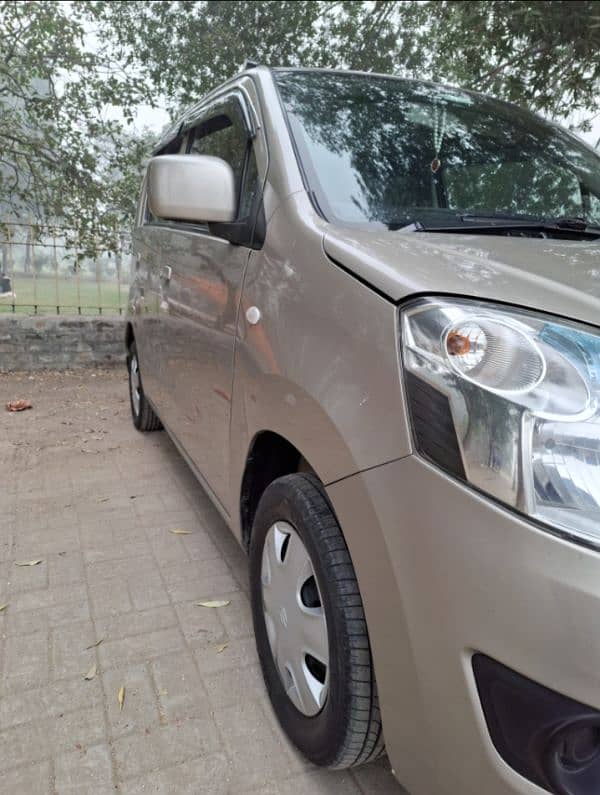 Suzuki Wagon R 2015 1