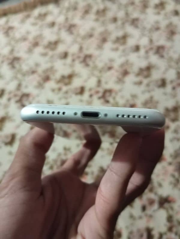 IPHONE 8  64 GB NON PTA 2