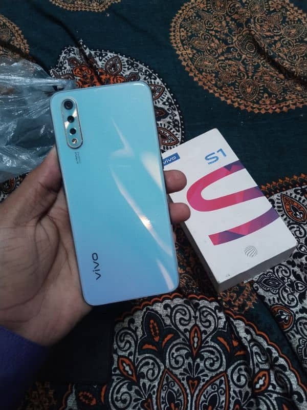 Vivo S1 complete box 0