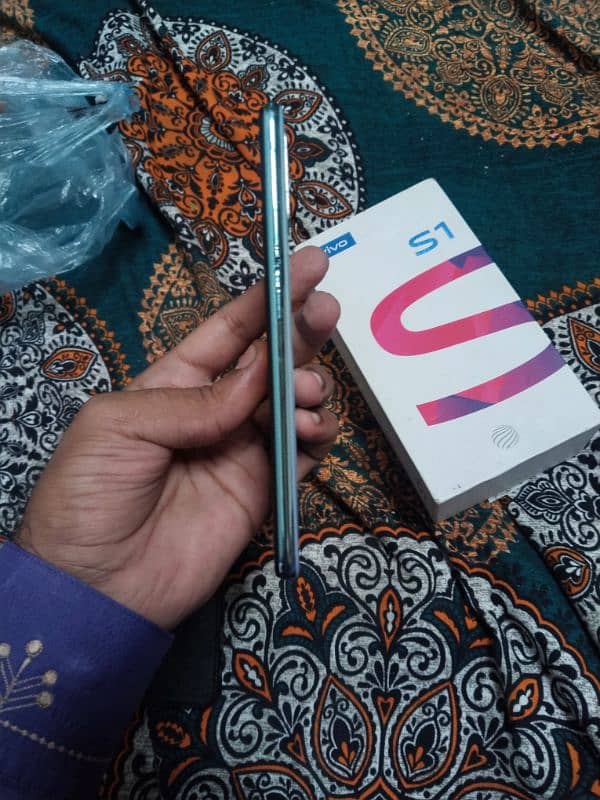 Vivo S1 complete box 1