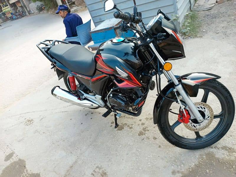 Honda CB 150 F 5