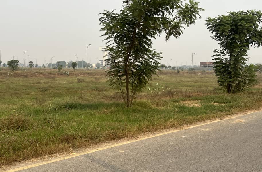 Z5 PLOT NO 332 PRICE 45 LAC 3