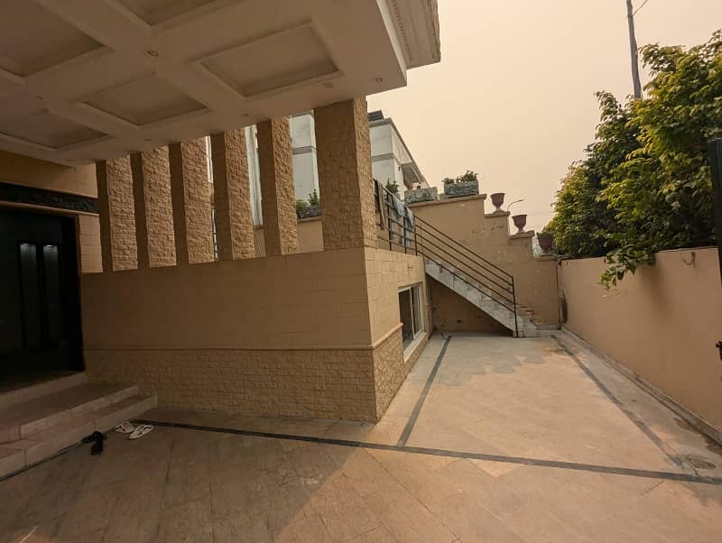 14 Marla House For Rent In Divine Garden New Air Port Road Lahore Cantt 5 Bed With Attached Bathroom Tvl D/D Store 2kitchen S/Q Pls Basement Blood A Rent,,155000/ 0