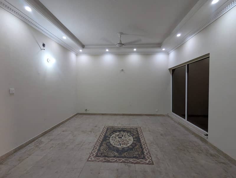 14 Marla House For Rent In Divine Garden New Air Port Road Lahore Cantt 5 Bed With Attached Bathroom Tvl D/D Store 2kitchen S/Q Pls Basement Blood A Rent,,155000/ 6