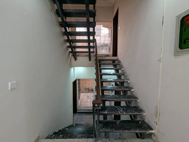 14 Marla House For Rent In Divine Garden New Air Port Road Lahore Cantt 5 Bed With Attached Bathroom Tvl D/D Store 2kitchen S/Q Pls Basement Blood A Rent,,155000/ 8