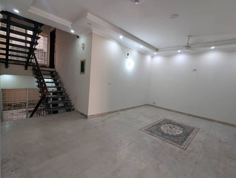 14 Marla House For Rent In Divine Garden New Air Port Road Lahore Cantt 5 Bed With Attached Bathroom Tvl D/D Store 2kitchen S/Q Pls Basement Blood A Rent,,155000/ 11