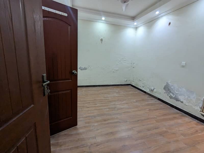 14 Marla House For Rent In Divine Garden New Air Port Road Lahore Cantt 5 Bed With Attached Bathroom Tvl D/D Store 2kitchen S/Q Pls Basement Blood A Rent,,155000/ 14