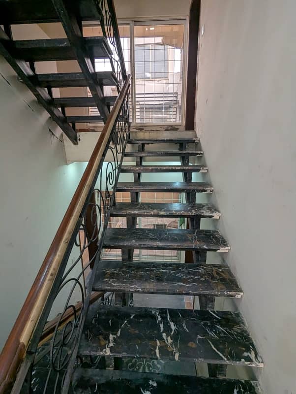 14 Marla House For Rent In Divine Garden New Air Port Road Lahore Cantt 5 Bed With Attached Bathroom Tvl D/D Store 2kitchen S/Q Pls Basement Blood A Rent,,155000/ 20