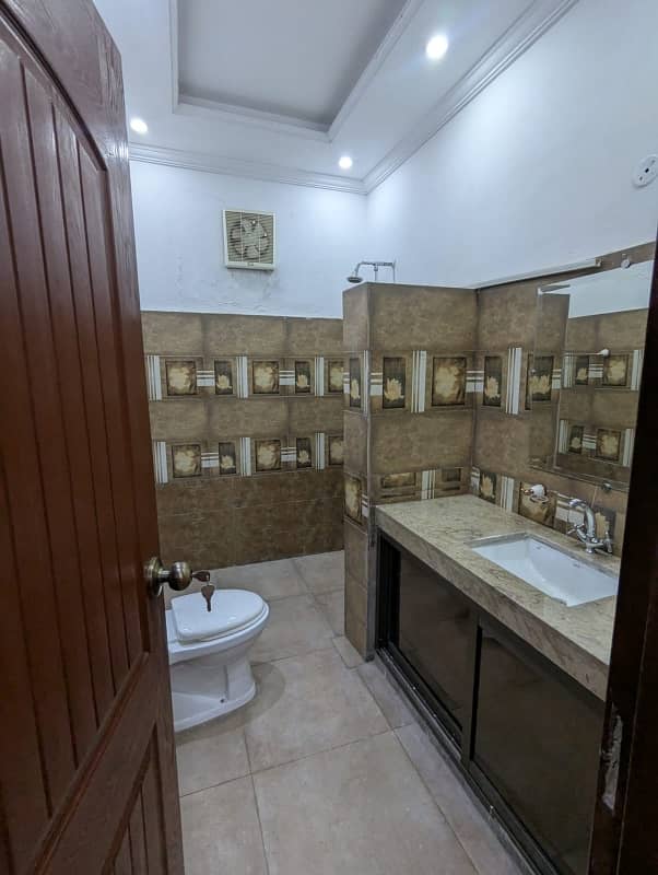 14 Marla House For Rent In Divine Garden New Air Port Road Lahore Cantt 5 Bed With Attached Bathroom Tvl D/D Store 2kitchen S/Q Pls Basement Blood A Rent,,155000/ 24