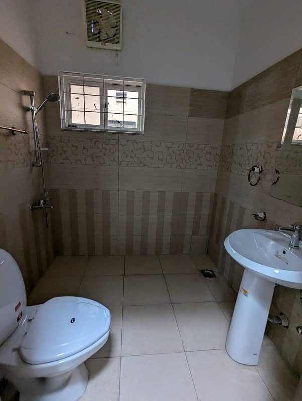 14 Marla House For Rent In Divine Garden New Air Port Road Lahore Cantt 5 Bed With Attached Bathroom Tvl D/D Store 2kitchen S/Q Pls Basement Blood A Rent,,155000/ 29