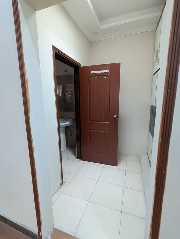 14 Marla House For Rent In Divine Garden New Air Port Road Lahore Cantt 5 Bed With Attached Bathroom Tvl D/D Store 2kitchen S/Q Pls Basement Blood A Rent,,155000/ 30