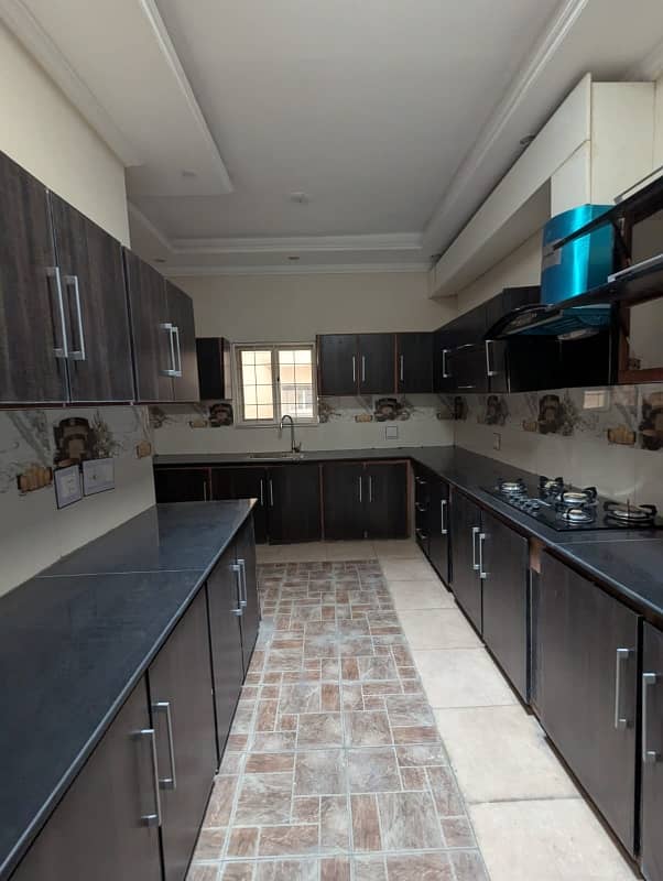 14 Marla House For Rent In Divine Garden New Air Port Road Lahore Cantt 5 Bed With Attached Bathroom Tvl D/D Store 2kitchen S/Q Pls Basement Blood A Rent,,155000/ 33