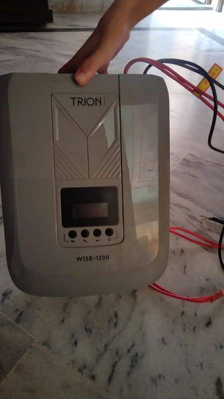 Trion solor inverte 7