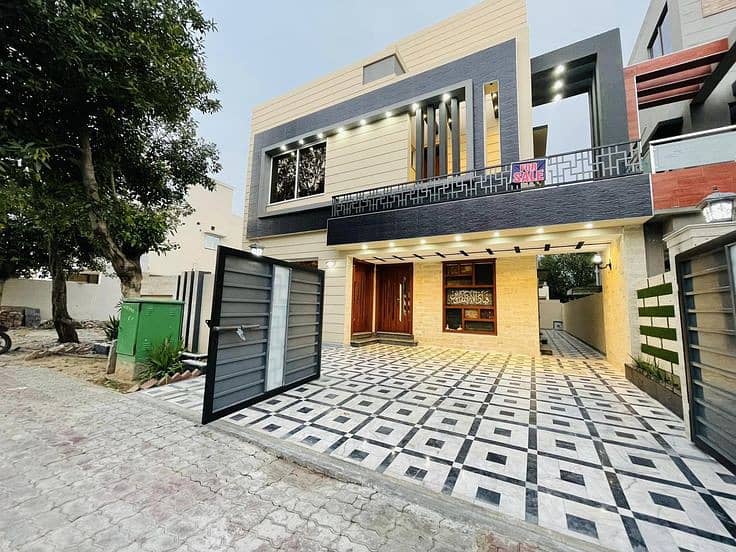 10 Marla Fabulous Bungalow On Top Location For Rent In DHA Phase 5 Lahore 0