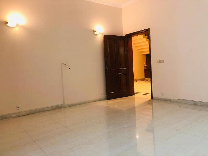 1 Kanal Elegant Upper Portion On Top Location For Rent In DHA Phase 1 Lahore 9