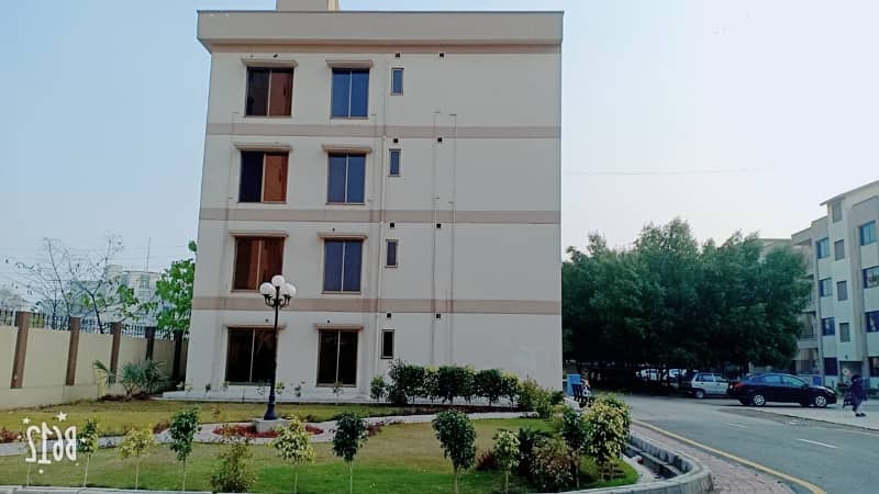 2 Bed Almost New Flat (4.5 Marla) on Ground Floor is Available for Sale In Askari-11,Lahore 9