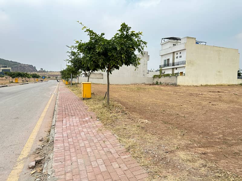 A Solid And Developed Plot For Sale in Sector J, Bahria Enclave Islamabad 4